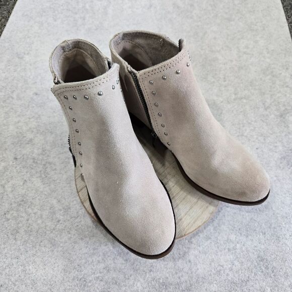 🐢 Minnetonka Suede Leather Cream Ankle Booties Riveted Size 6 - Picture 4 of 15
